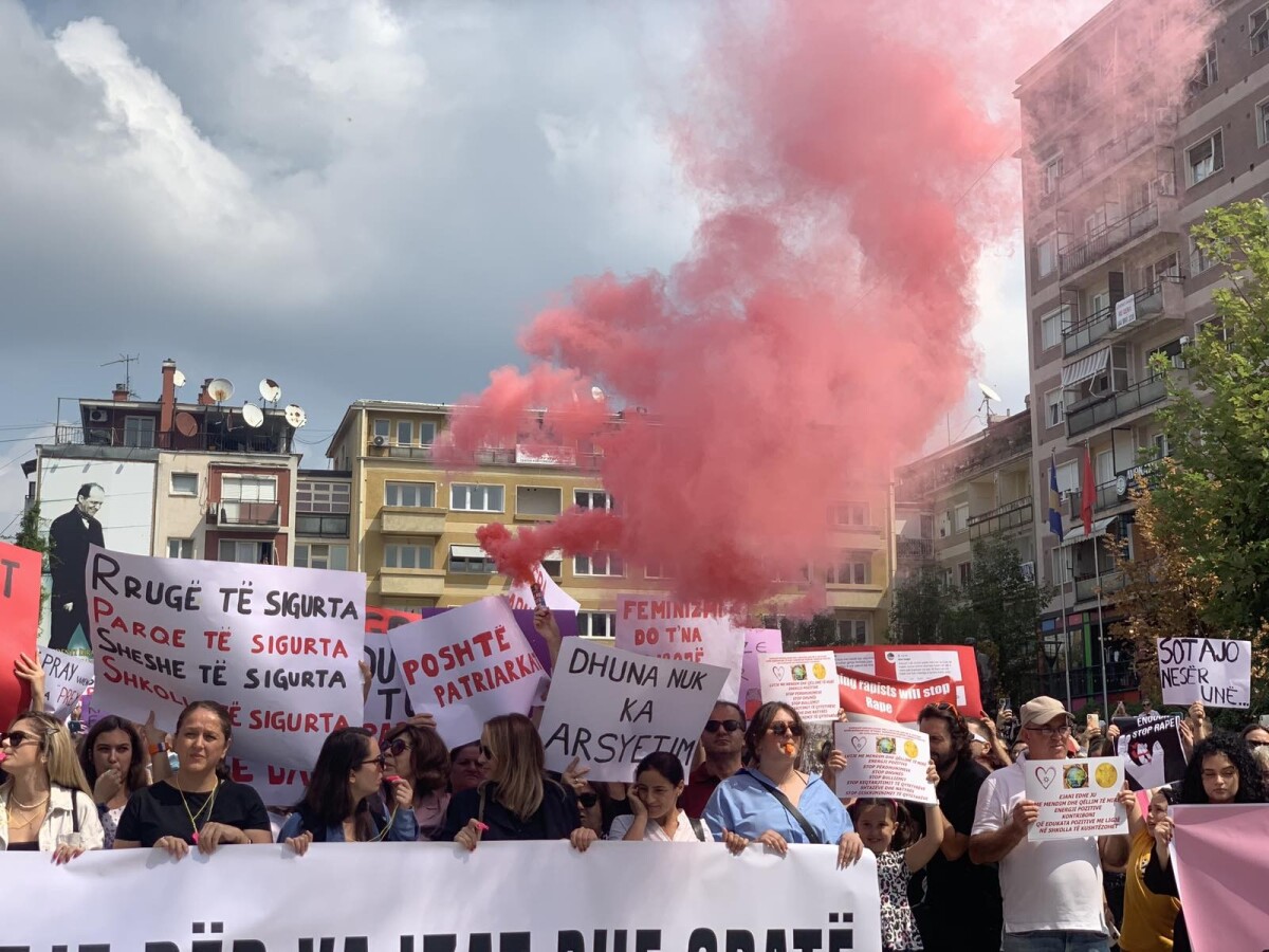 Protesty v Prištine