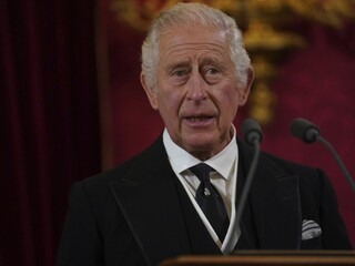 Karol III. sa oficiálne stal novým britským kráľom