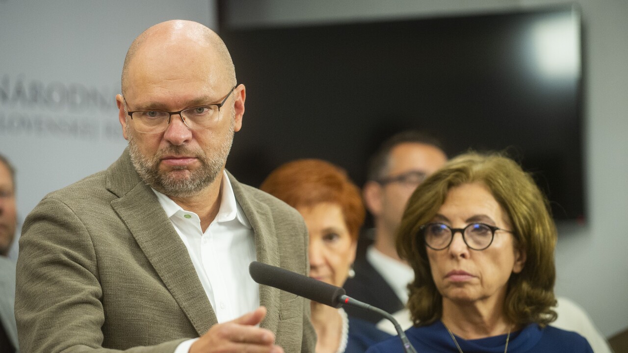 Schôdzu sme neotvorili, aby Slovensko videlo, kto tu vládne, odkazuje Zemanová