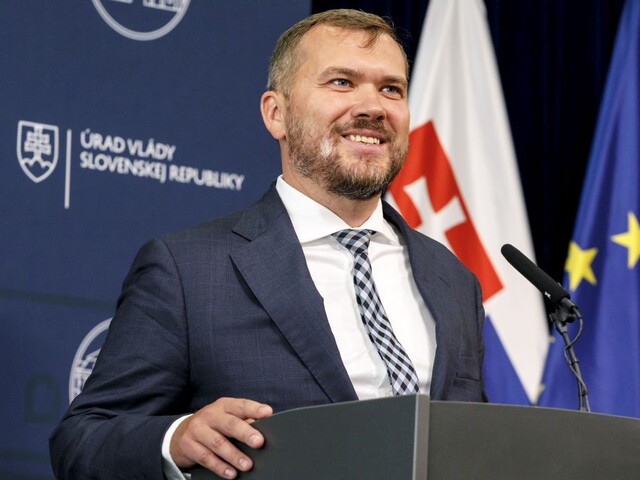 Exminister Karas odmieta nový „stav ohrozenia“. Varuje pred zbytočným hromadením moci v rukách štátu