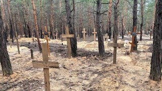 Oslobodený od Rusov, no poznačený krvou. V Iziume našli masový hrob s vyše štyristo telami