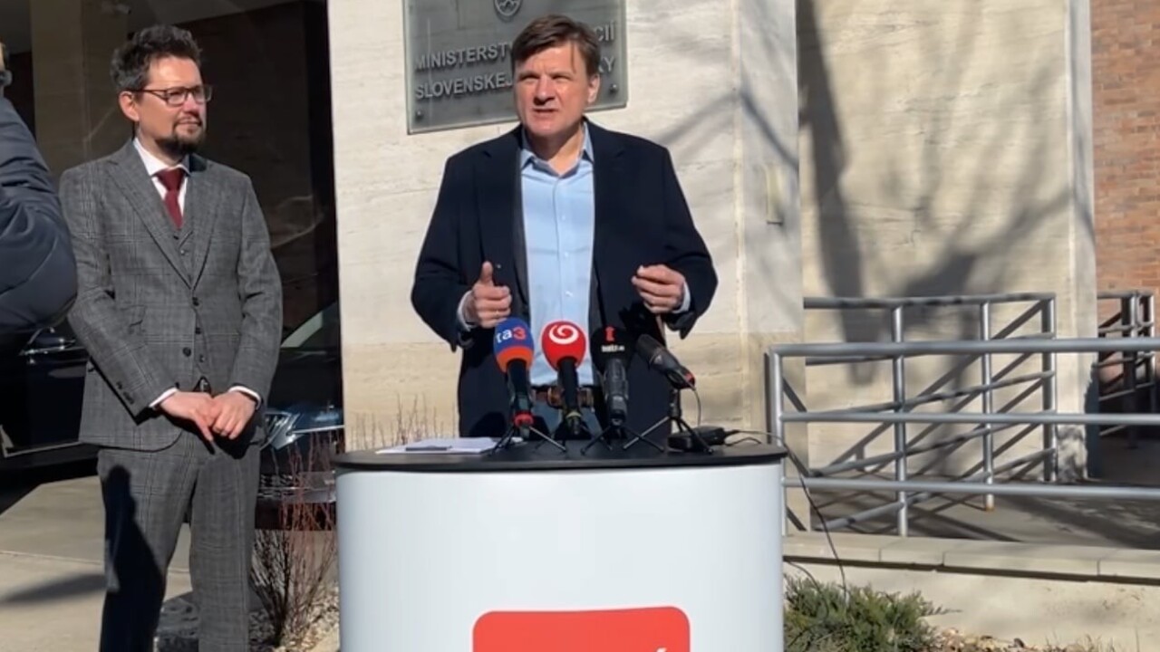 Premiér by mal povedať, ako zabrániť rozpočtovému provizóriu, apeluje Dobrá voľba a Umiernení