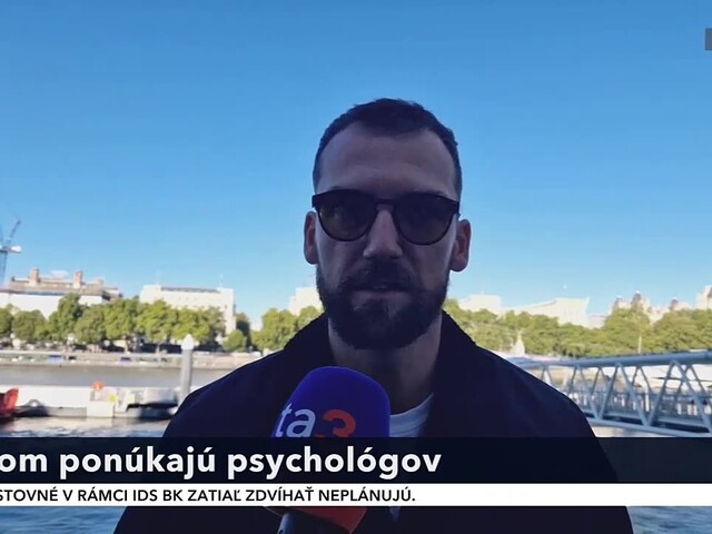 Slováci na rozlúčke s Alžbetou II.: Matej Fabuš opísal bezpečnosť v Londýne, smútiaci môžu využiť pomoc psychológa