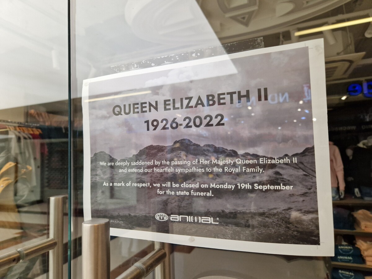 Anglicko smúti, deň pohrebu kráľovnej Alžbety II.