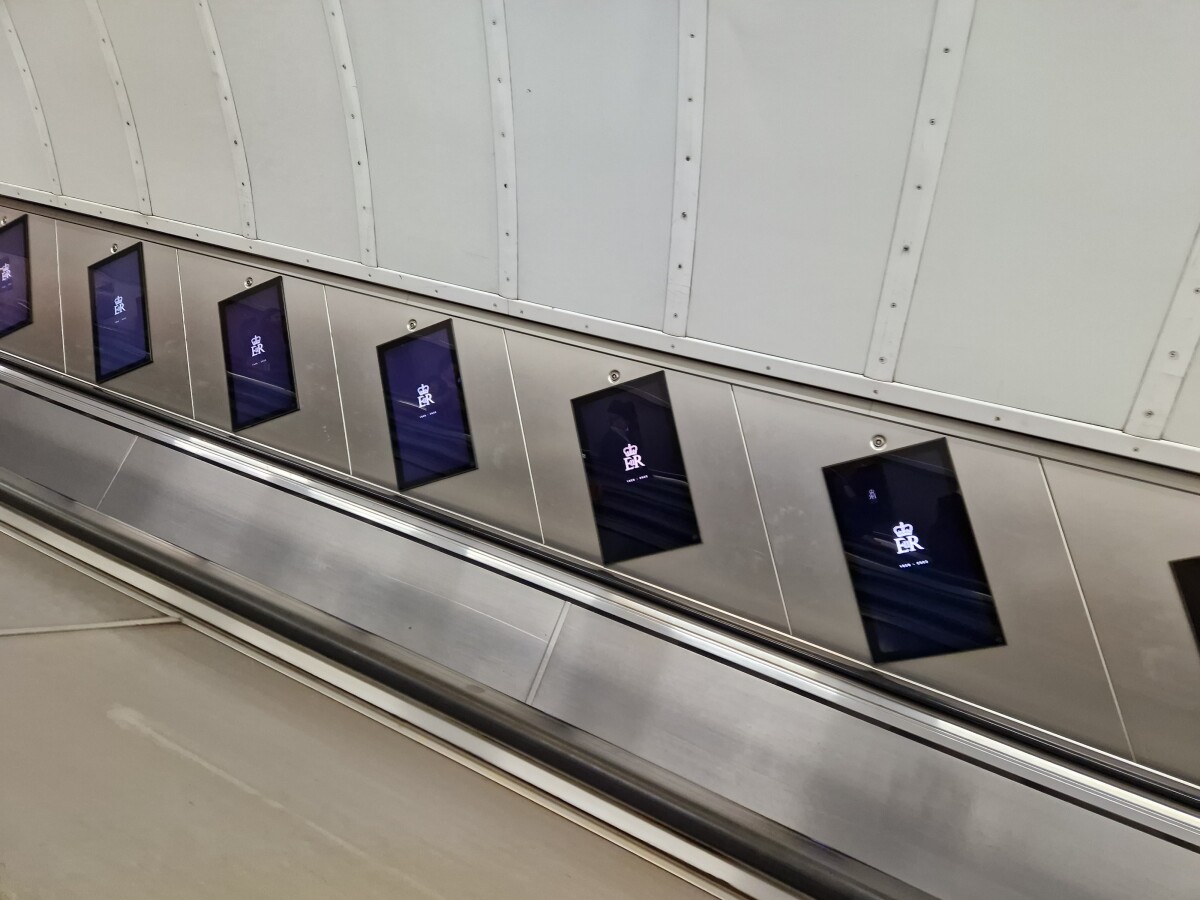 Anglicko smúti, deň pohrebu kráľovnej Alžbety II.