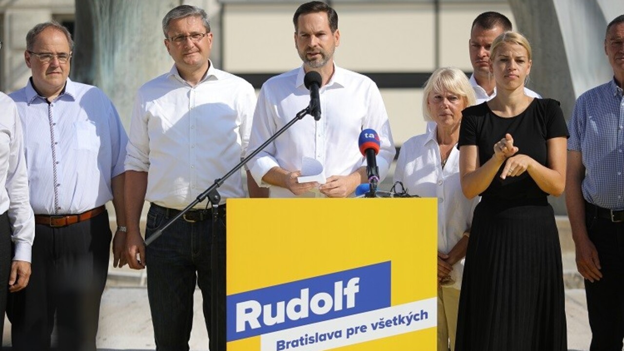 Parkovacia politika v praxi: Nezmyselné pravidlá a pokuty vyššie než v susedných krajinách