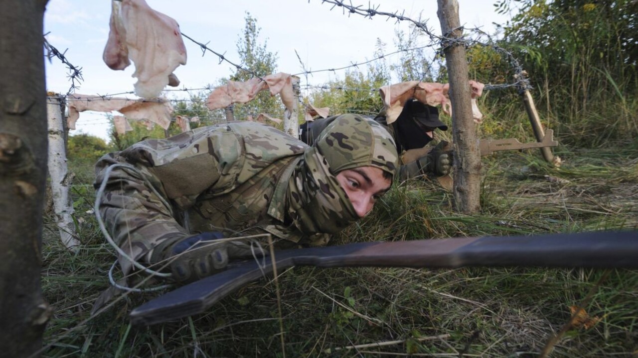 ONLINE: Kyjev dostal prvé systémy protivzdušnej obrany NASAMS. Fínsko stále hlási kolóny na hraniciach