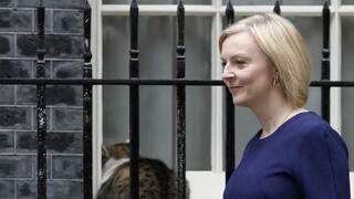 Trussová vyzvala spojencov, aby sa nenechali zastrašiť ruským rinčaním zbraňami