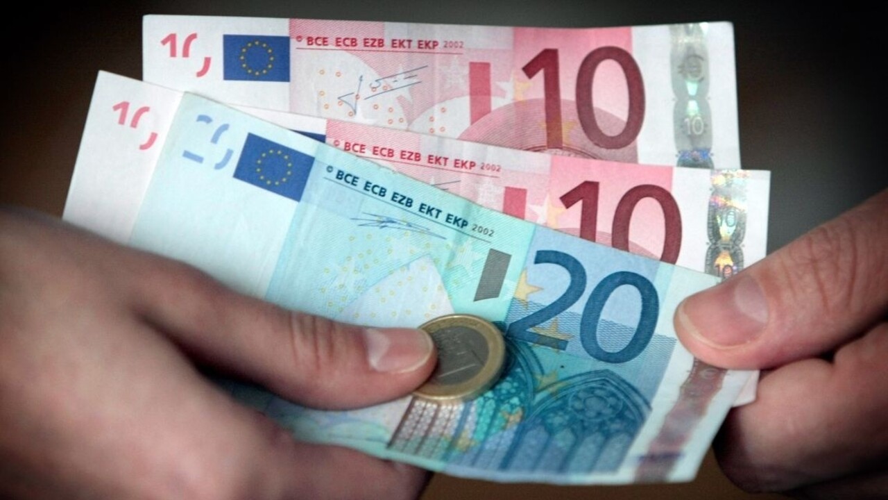 Seniori majú dostať 13. dôchodok aj v novembri. Nebude však v plnej výške