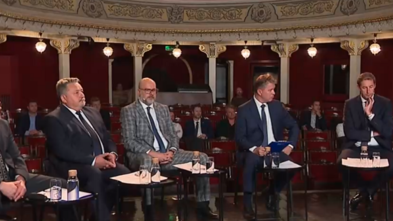 Energetický armagedon a tlak na vládu. Mazurek ani Kuffa na diskusiu ta3 neprišli