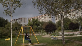 Rusko zabíja civilistov, o ktorých teraz tvrdí, že sú jeho občania, uviedla Británia