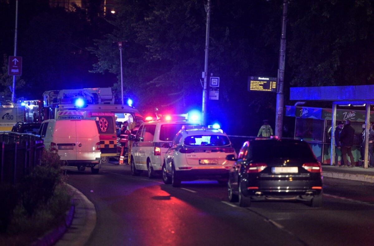 Nehoda na Zochovej ulici v Bratislave
