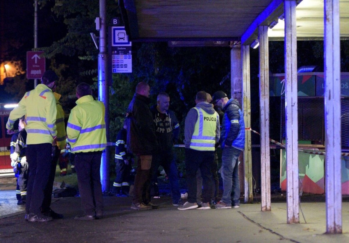 Nehoda na Zochovej ulici v Bratislave