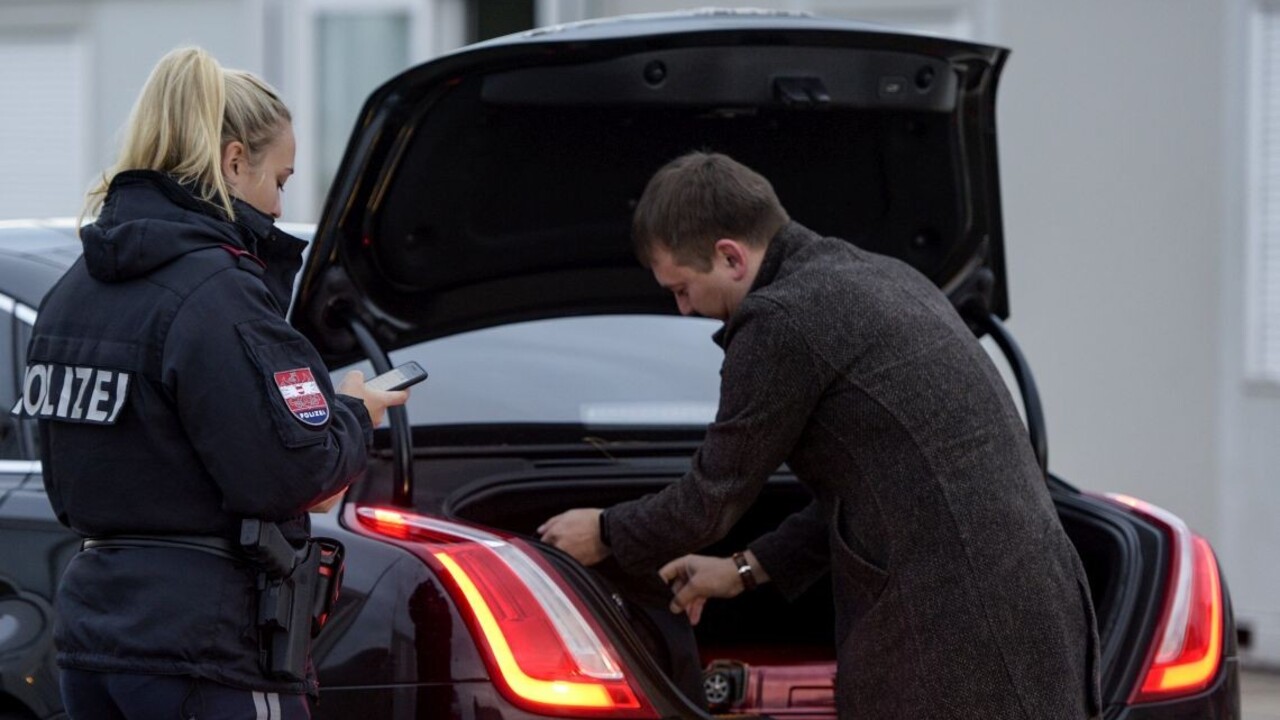 Bavorsko zintenzívni náhodné kontroly na hraniciach s Českom a Rakúskom. Kritizuje nedostatočný dohľad