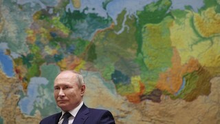 Putin varoval, že Kyjev chce použiť špinavú bombu. Šojgu obvoláva ministrov