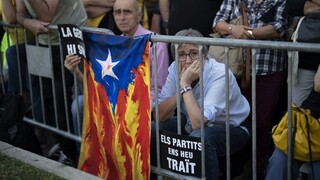 Vládnuca koalícia v Katalánsku sa rozpadla, odišla strana Spoločne za Katalánsko