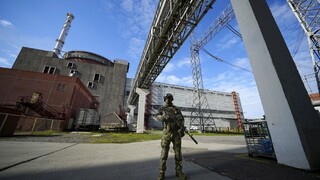 Záporožská elektráreň je po ostreľovaní plne odpojená od siete. Rusi a Ukrajinci sa obviňujú navzájom