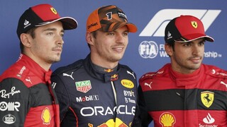 Verstappen vyštartuje v Suzuke z pole position, na chrbát mu budú dýchať piloti Ferrari