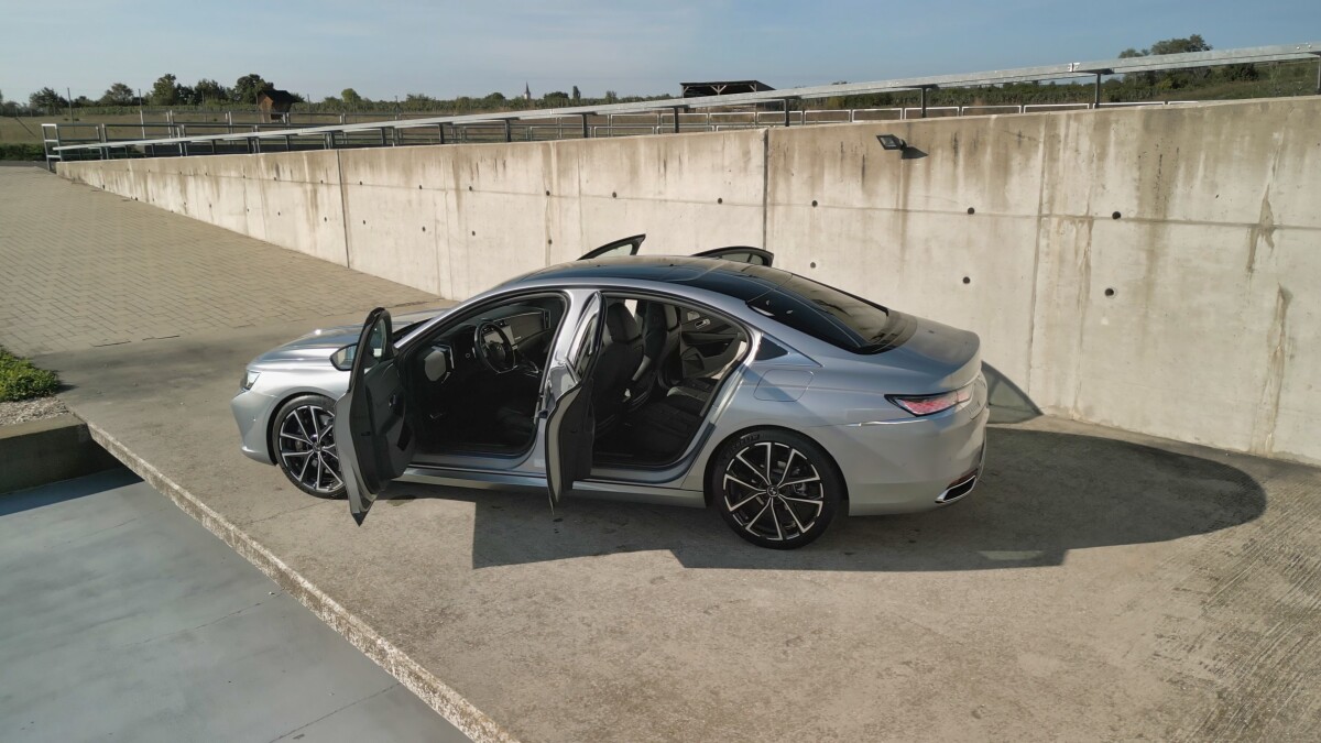 DS 9 E-Tense 4×4 360 8