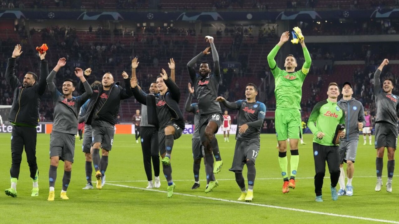 Lobotkov Neapol si môže zabezpečiť postup, Barcelona hostí Inter