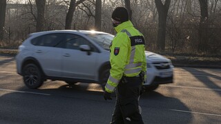 Vodič, ktorého zadržali pre alkohol na Záhorí, zomrel v cele policajného zaistenia