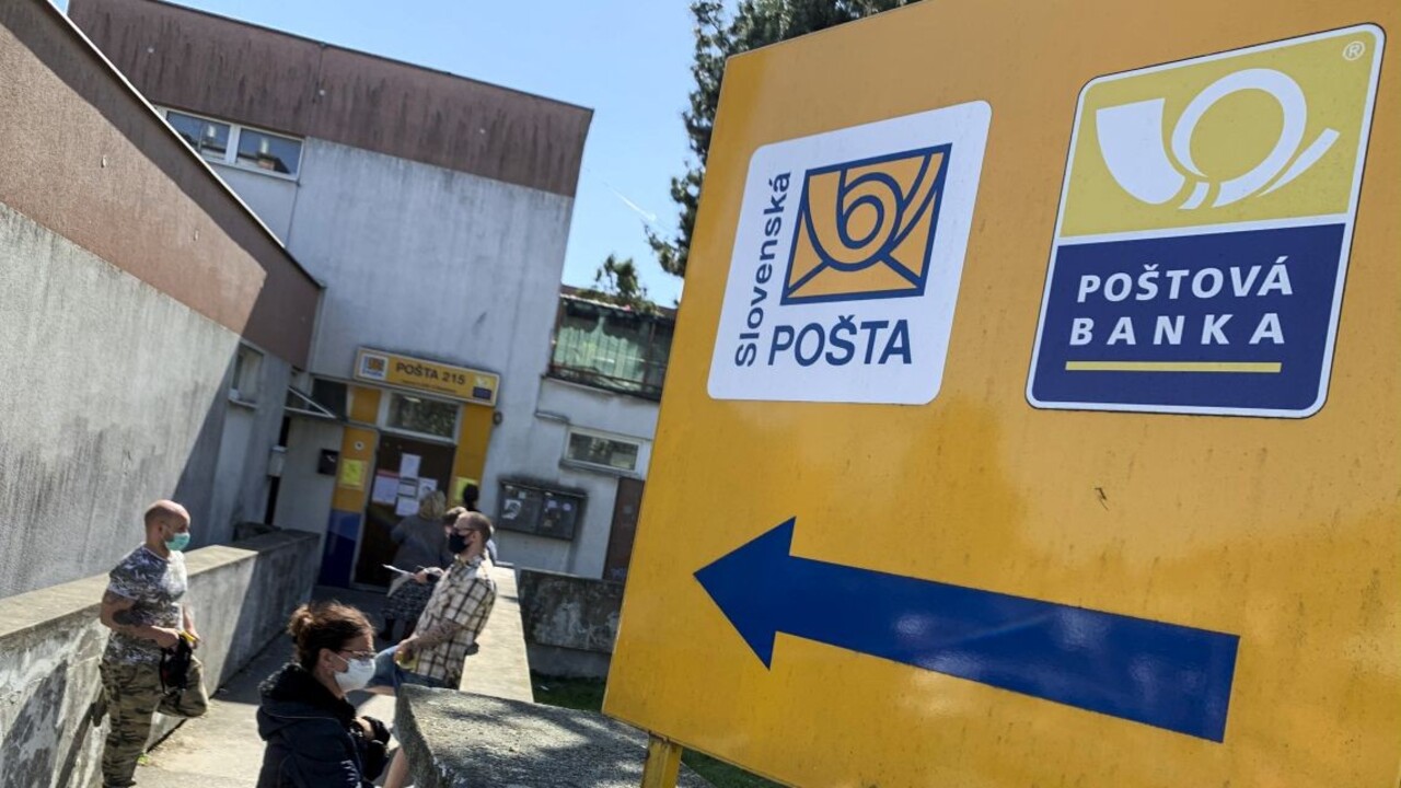 Správy vyzerajú ako od Slovenskej pošty, jedná sa ale o podvodníkov