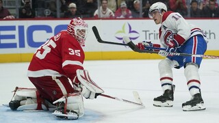 NHL: Černák ani Slafkovský nebodovali, Montreal prehral v Detroite