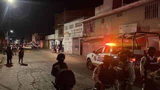V mexickom meste Irapuato sa strieľalo v bare, zomrelo 12 osôb