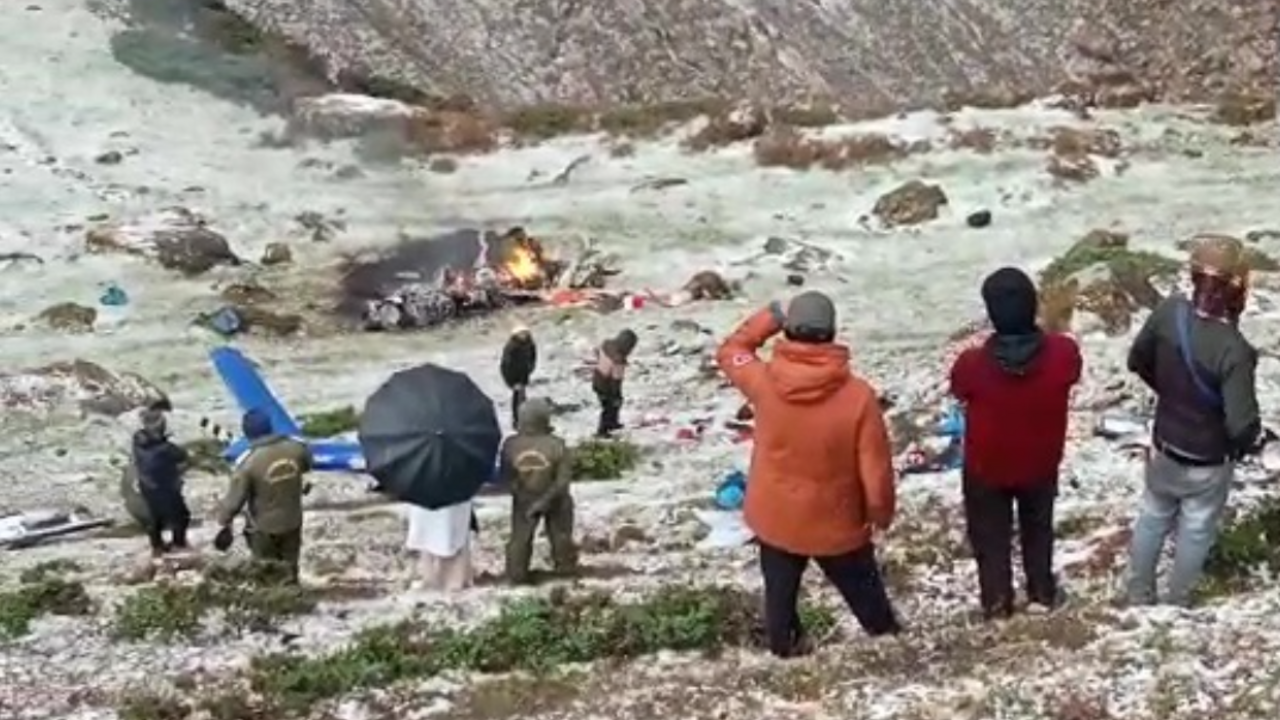 Havaroval vrtuľník s pútnikmi, nehodu v Himalájach neprežil ani pilot