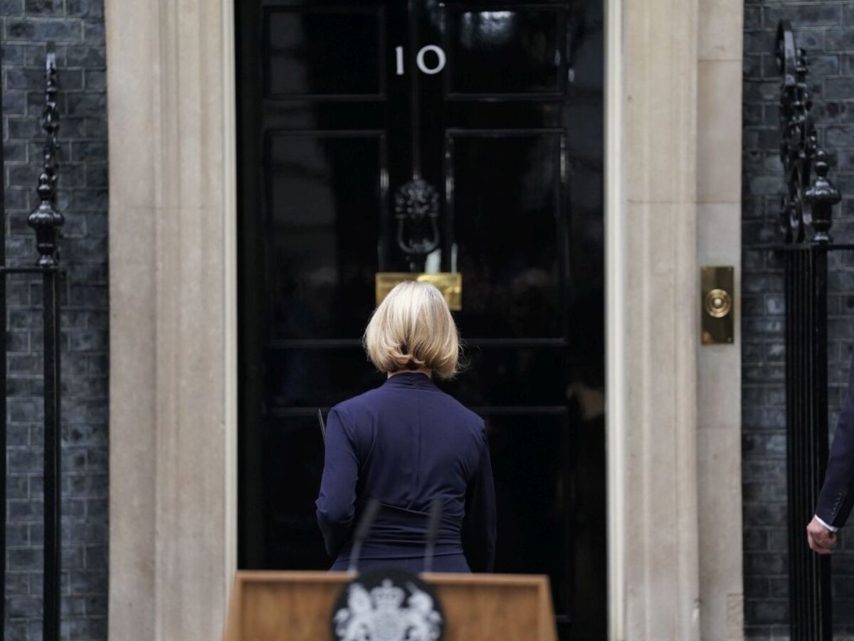 Britská premiérka Trussová oznámila rezignáciu