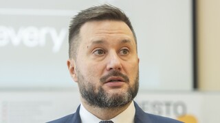 Voľby v Bratislave vyhral zrejme Matúš Vallo, vyplýva to z exit pollu