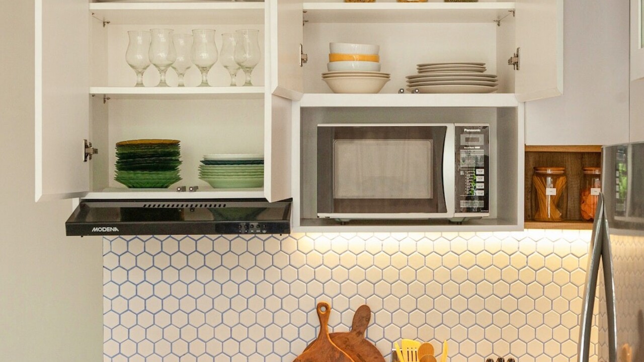 Mikrovlnka nemusí len ohrievať jedlo: Aj takto vám poslúži pri práci v kuchyni