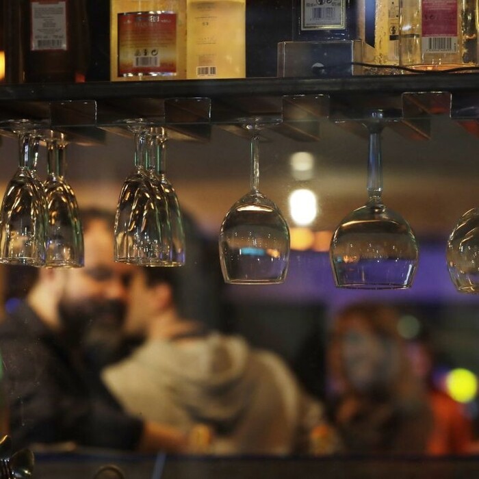 Ceny za jedlo zdvihli vo viacerých reštauráciách. Bude pomoc od vlády dostatočná?