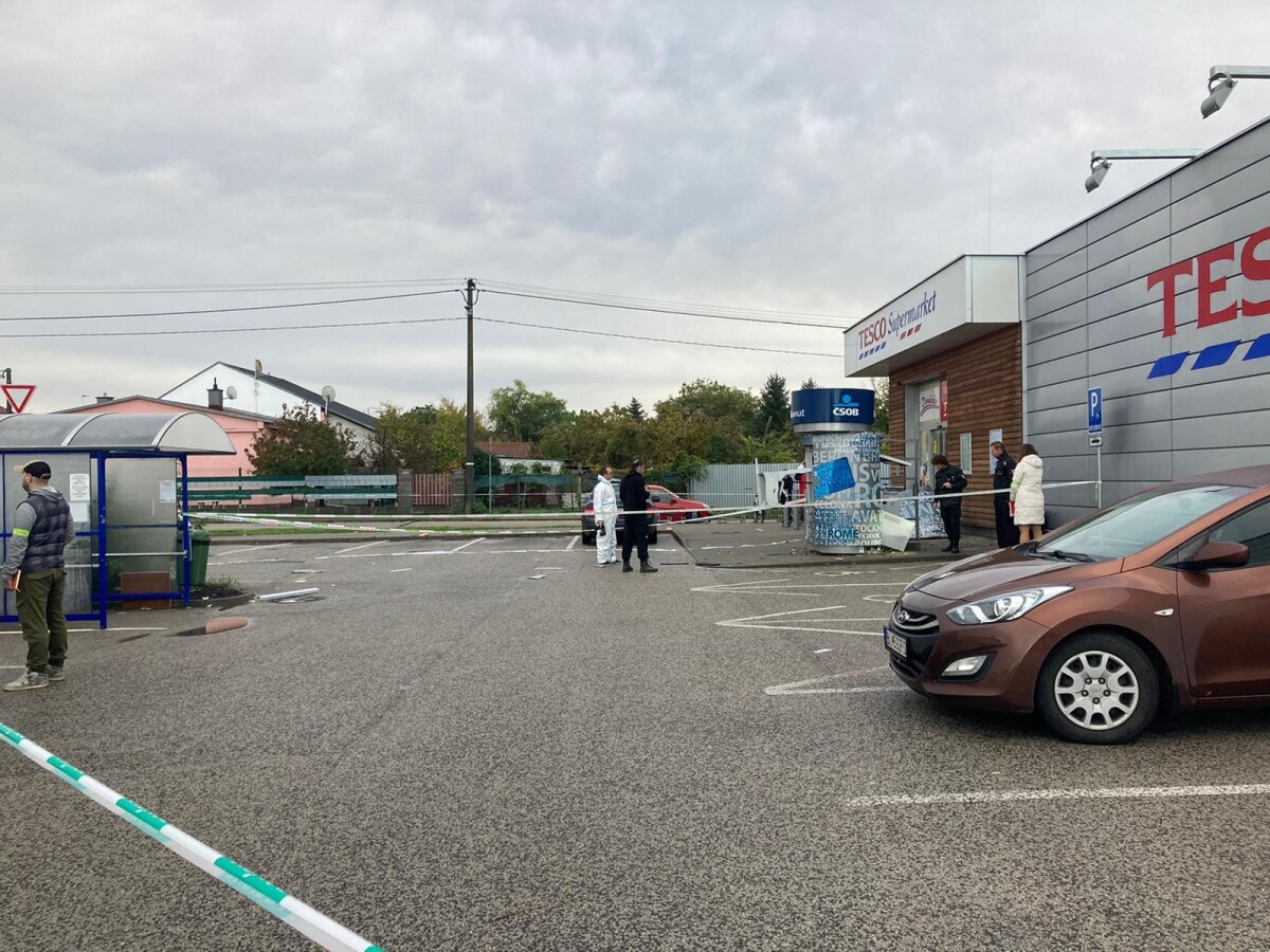 Poškodený bankomat v Ivanke pri Dunaji