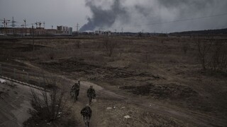 Ruské jednotky sa sústreďujú na strategické ciele, Kyjev varoval obyvateľov pred núdzovými odstávkami energie