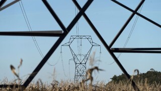 Ukrajina doviezla slovenskú elektrinu. Chce tak znížiť riziká plynúce z útokov na infraštruktúru