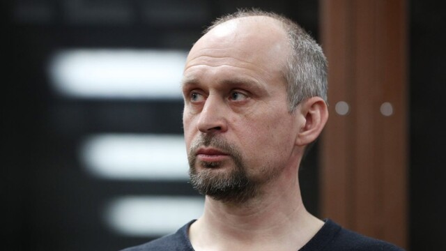 Nie divadlu, áno vojne. Ruský herec Ustinov mieri na front, chce chrániť rodinu