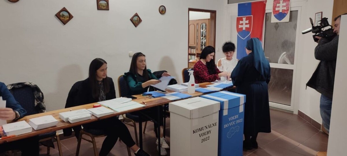 Volebná miestnosť v kláštore