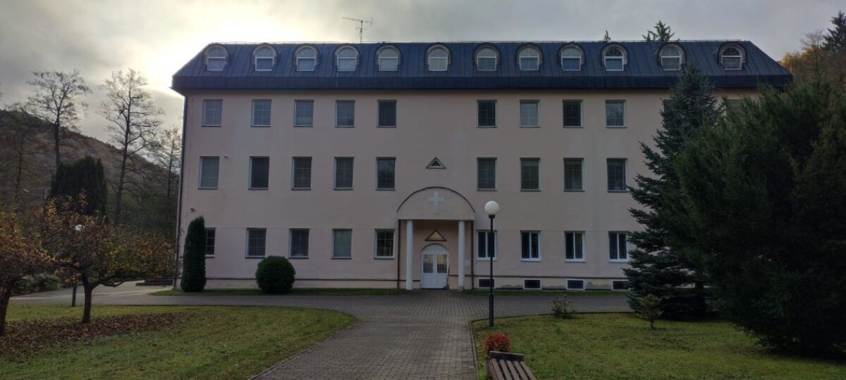 Volebná miestnosť v kláštore