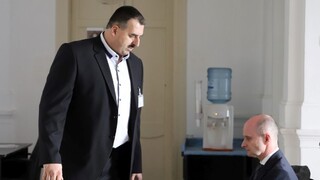 Branislav Paška sa opäť postavil pred súd. Na krku má obžalobu z machinácií