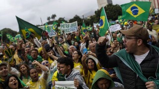 Bolsonaro vyzval svojich stúpencov na uvoľnenie ciest, protesty na iných miestach neodsúdil