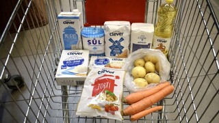 Koľko vás vyjde nákup základných potravín? Ceny niektorých tovarov prekvapili