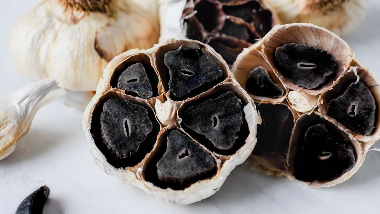 Čierny cesnak nesmrdí: Je rovnako účinný, možno aj viac, ako ten klasický