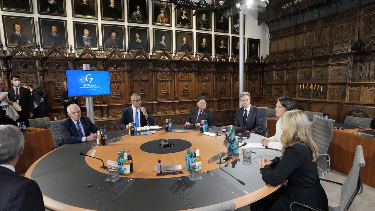 Krajiny G7 sa dohodli na stanovení pevnej ceny za ruskú ropu. Malo by to pomôcť stabilite trhu