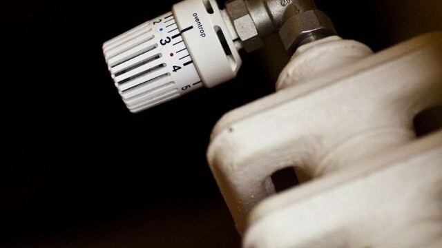 Na Ukrajine má byť vykurovaná takmer polovica objektov. V Kyjeve je teplo dodávané do 78 percent budov