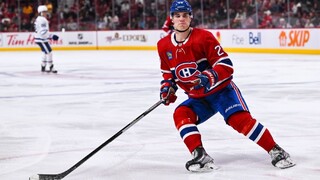 NHL: Slafkovský nedohral, dostal trest do konca zápasu po tvrdom faule