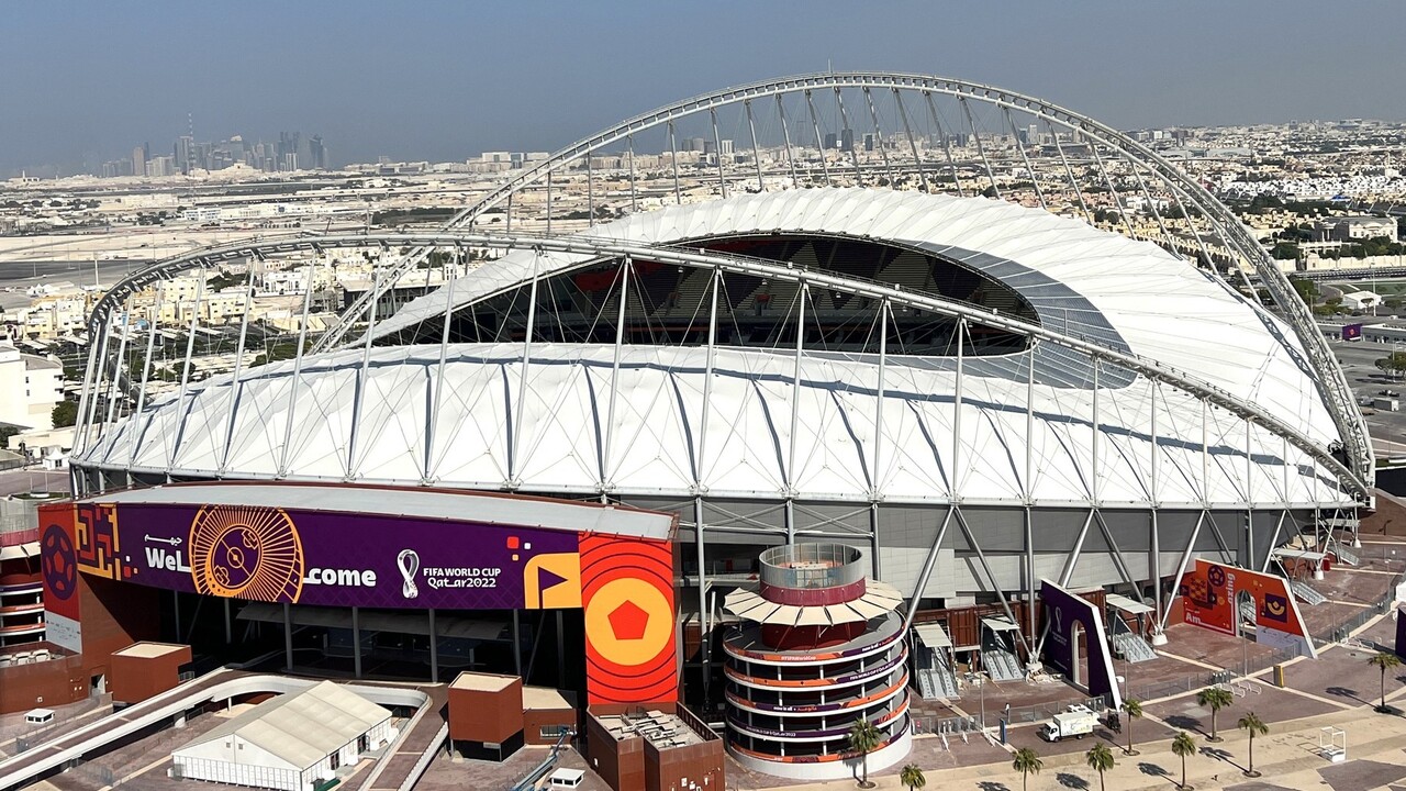 Moderné arény aj konštrukcia z kontajnerov. Štadióny, na ktorých sa budú hrať MS vo futbale