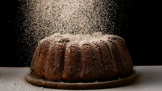 FOTOGALÉRIA: Tipy pre dokonalú bábovku. Trpezlivosť sa oplatí, bez porušenia ju vyklopíte pomocou utierky