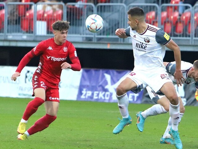 Futbalisti Podbrezovej si poradili s Liptákmi. Hostia prezimujú na dne tabuľky