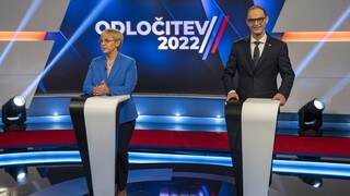 Slovinci si volia hlavu štátu. Budú mať prvýkrát prezidentku?